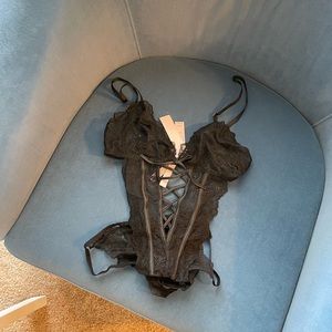 New with Tag Victoria’s Secret Unlined Ouvert Lace Teddy Size S